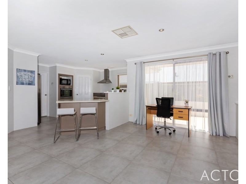 61 Carissa Turn, Halls Head WA 6210