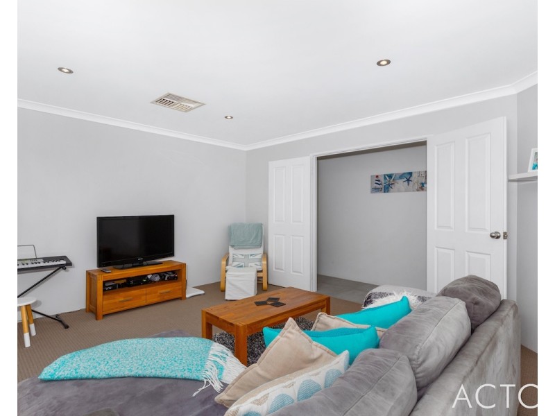 61 Carissa Turn, Halls Head WA 6210