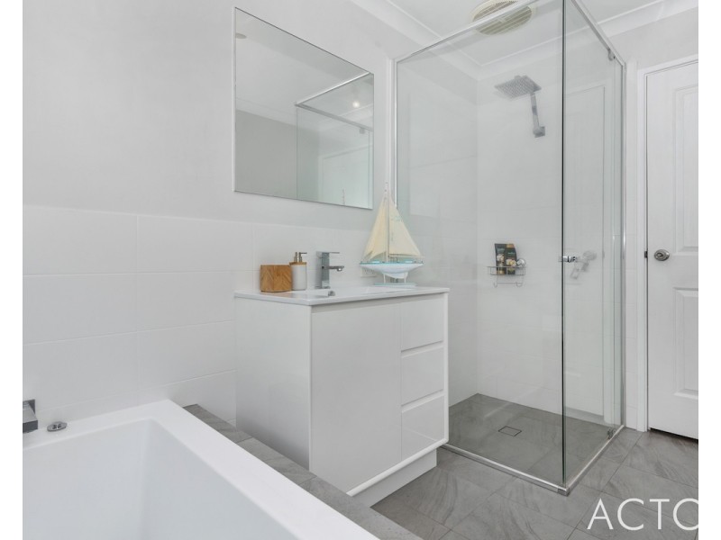 61 Carissa Turn, Halls Head WA 6210