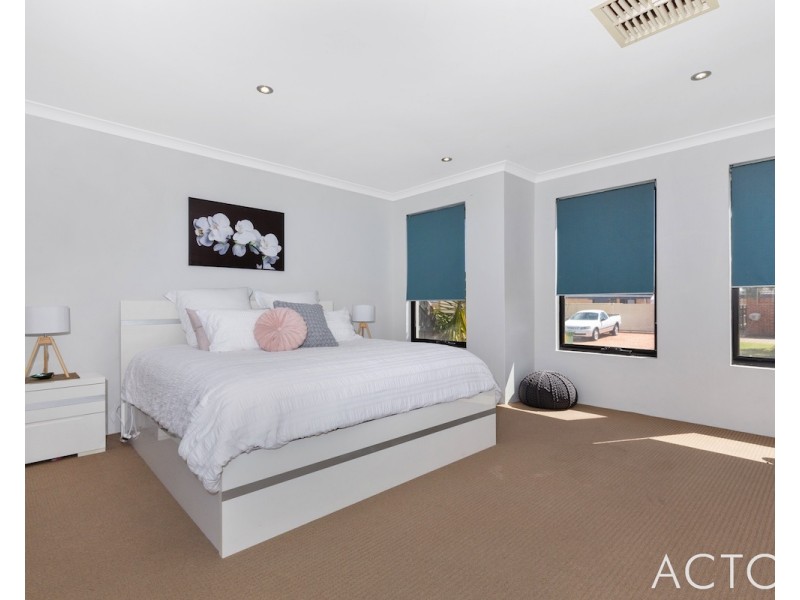 61 Carissa Turn, Halls Head WA 6210