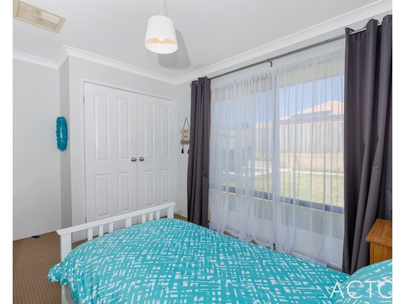 61 Carissa Turn, Halls Head WA 6210