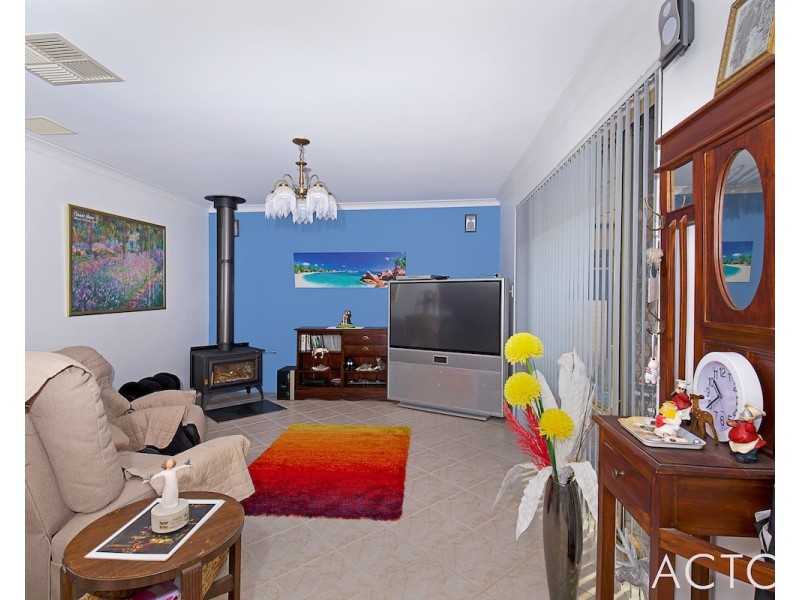 105 Leslie Street, Dudley Park WA 6210