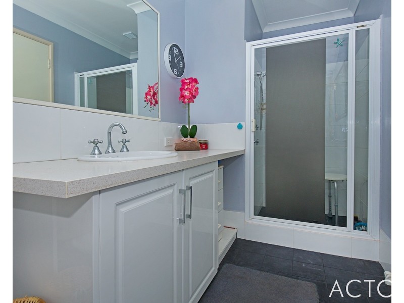 105 Leslie Street, Dudley Park WA 6210