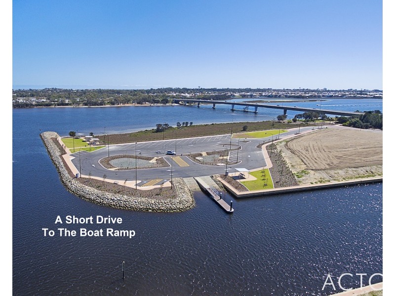 105 Leslie Street, Dudley Park WA 6210