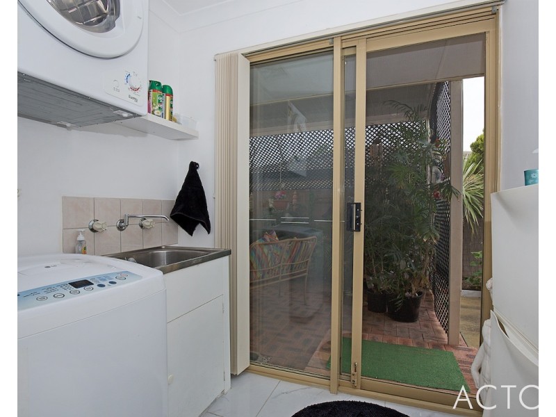 95A Peelwood Parade, Halls Head WA 6210