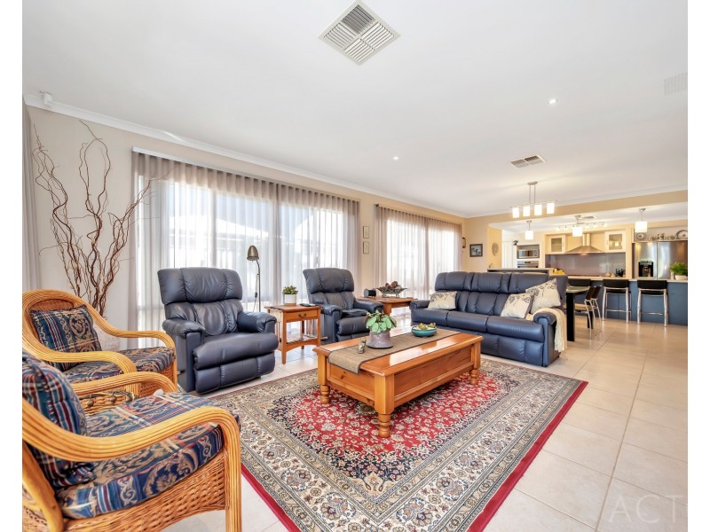 34 Bellavista Parade, Meadow Springs WA 6210