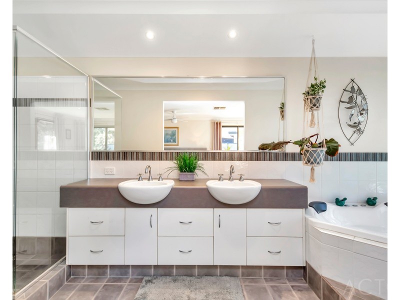 34 Bellavista Parade, Meadow Springs WA 6210