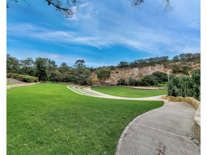 34 Bellavista Parade, Meadow Springs WA 6210