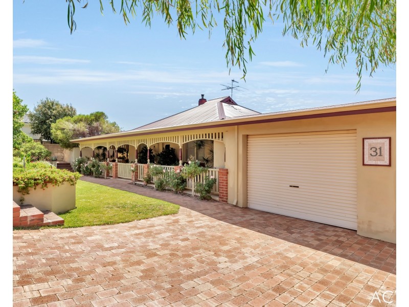 31 Hill Street, Halls Head WA 6210