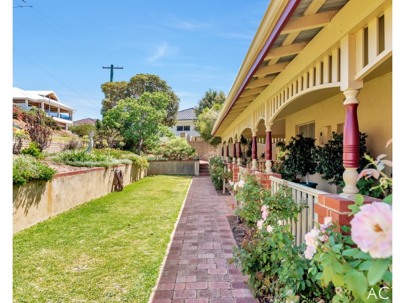 31 Hill Street, Halls Head WA 6210