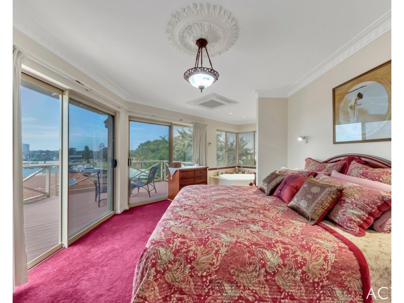 31 Hill Street, Halls Head WA 6210