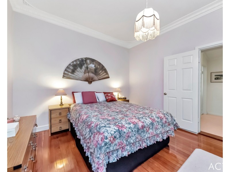 31 Hill Street, Halls Head WA 6210