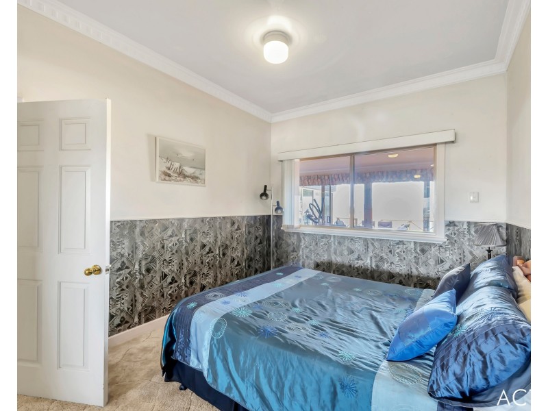 31 Hill Street, Halls Head WA 6210