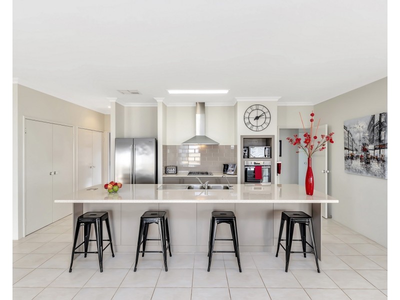 5 Gables Green, Meadow Springs WA 6210