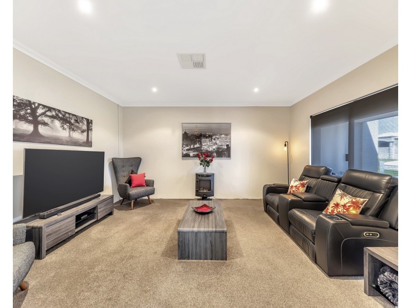 5 Gables Green, Meadow Springs WA 6210