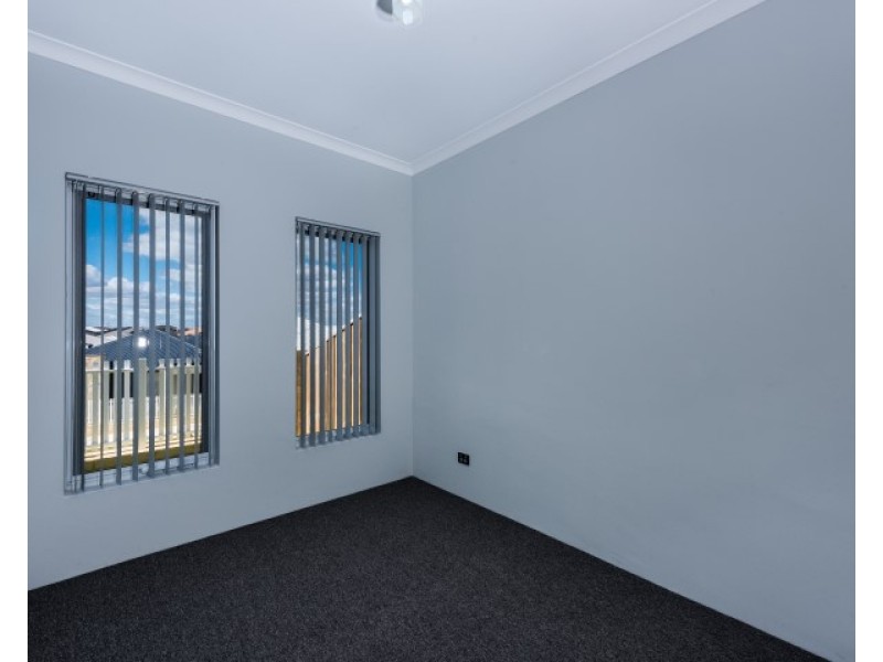 6 RUFA LANE, Halls Head WA 6210