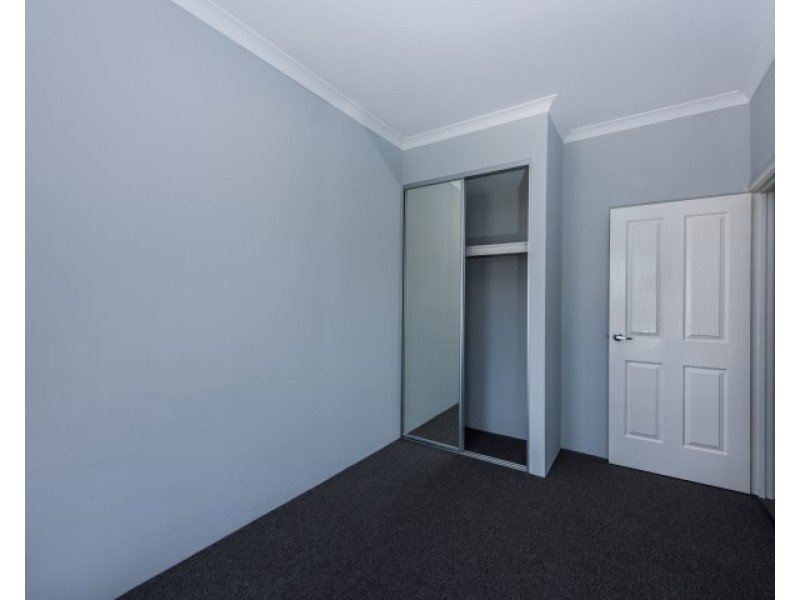 6 RUFA LANE, Halls Head WA 6210