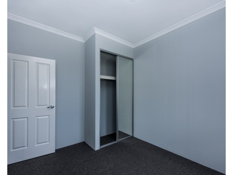 6 RUFA LANE, Halls Head WA 6210