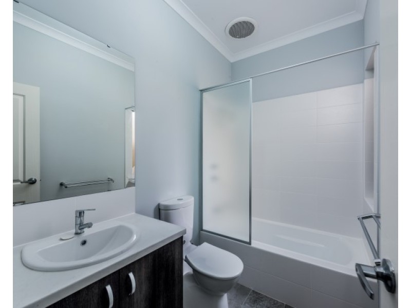 6 RUFA LANE, Halls Head WA 6210