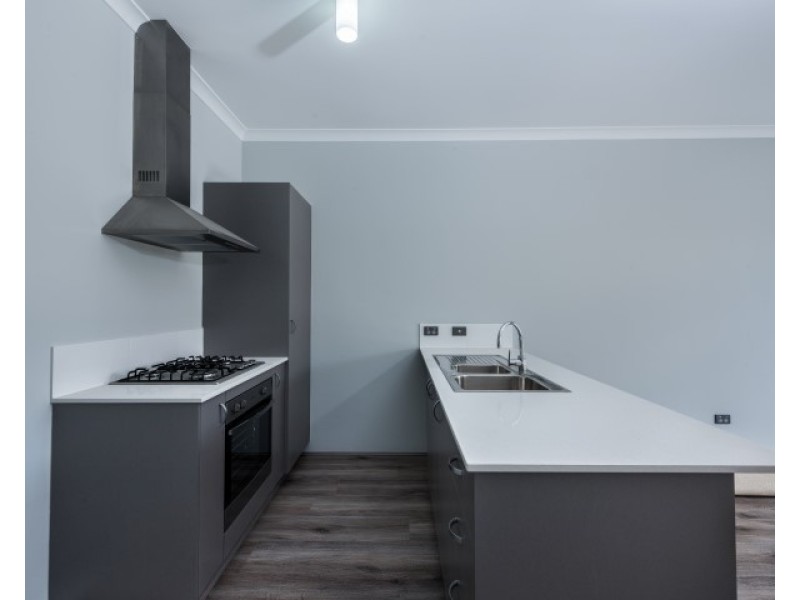 6 RUFA LANE, Halls Head WA 6210