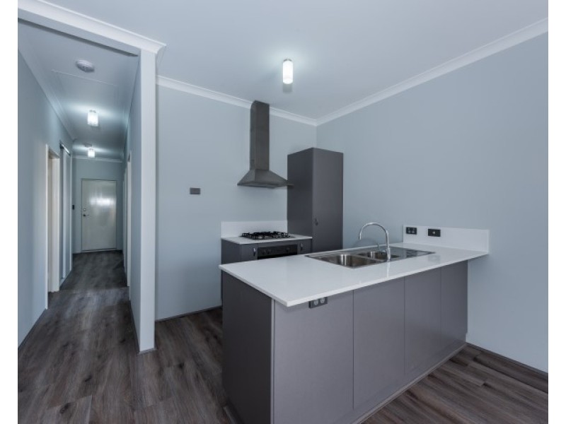 6 RUFA LANE, Halls Head WA 6210