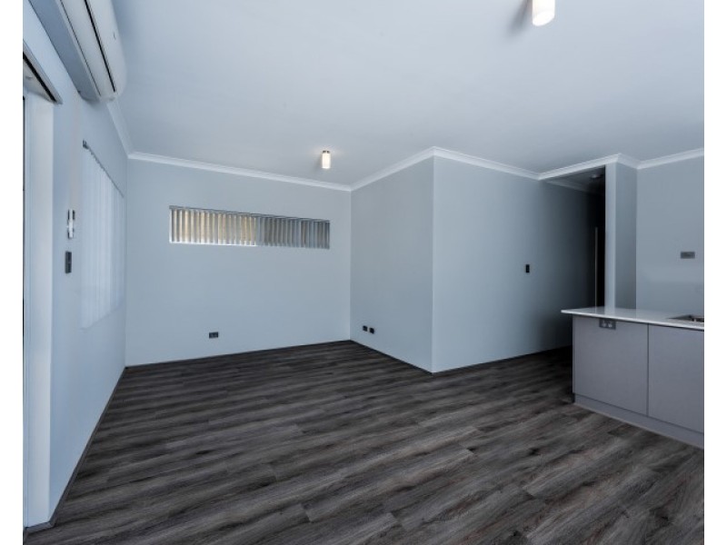 6 RUFA LANE, Halls Head WA 6210