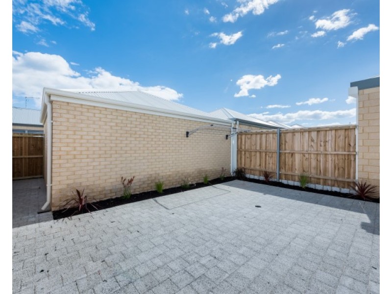 6 RUFA LANE, Halls Head WA 6210