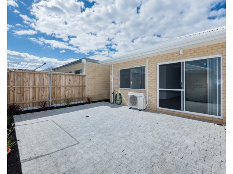 6 RUFA LANE, Halls Head WA 6210