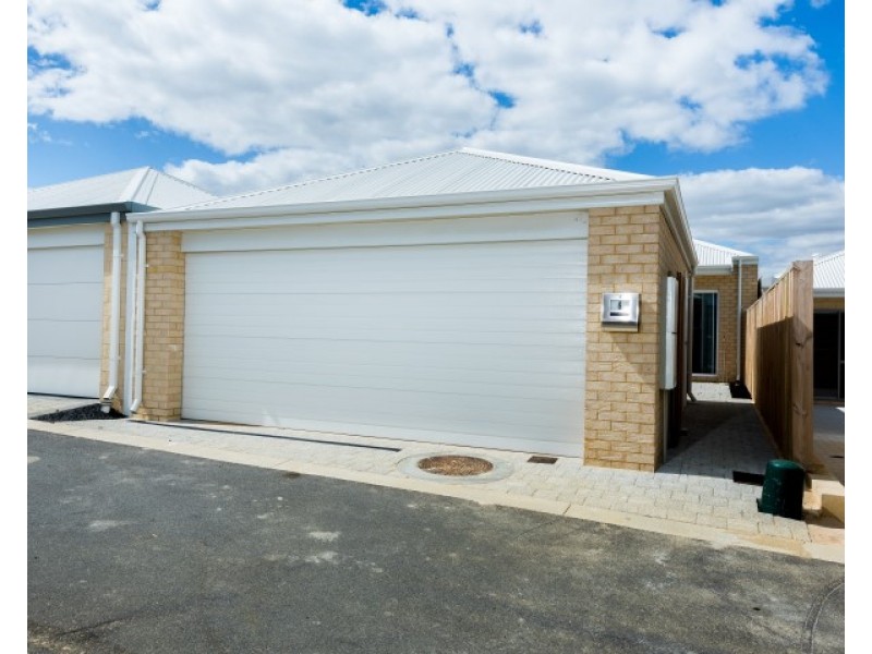6 RUFA LANE, Halls Head WA 6210
