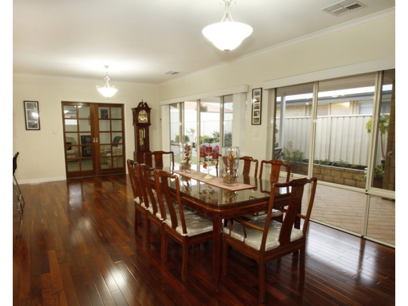 1 Harvest Chase, Madora Bay WA 6210