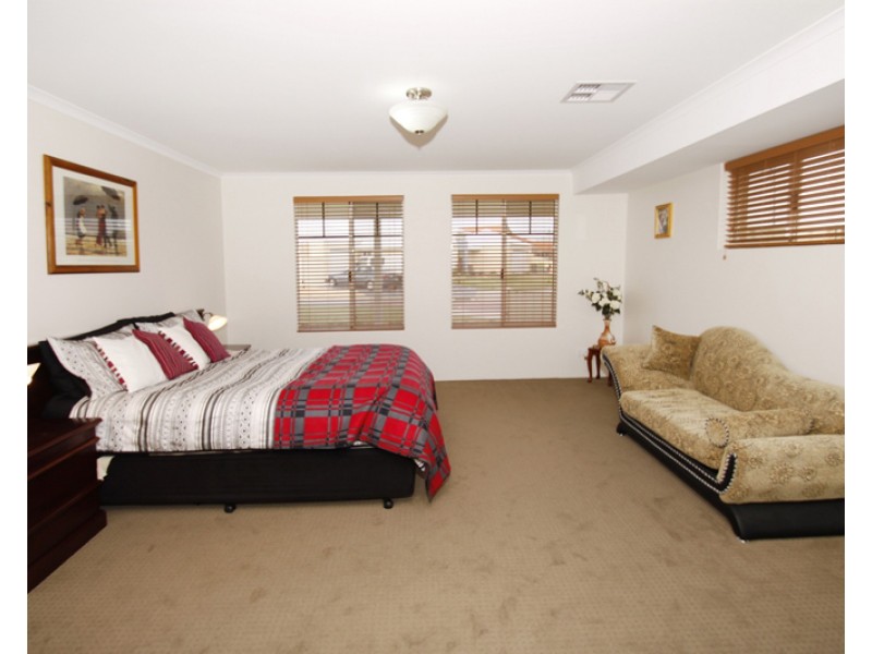 1 Harvest Chase, Madora Bay WA 6210
