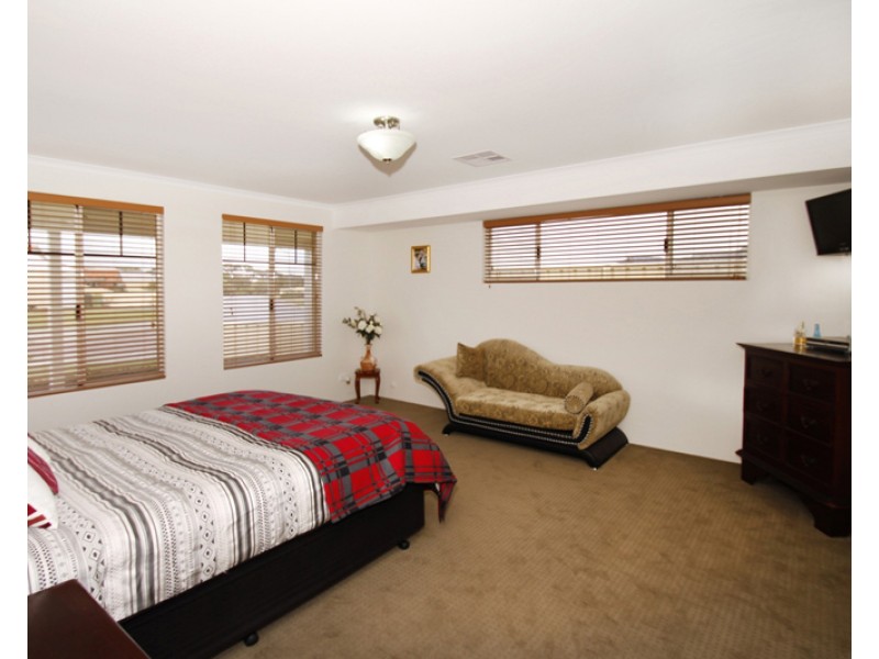1 Harvest Chase, Madora Bay WA 6210