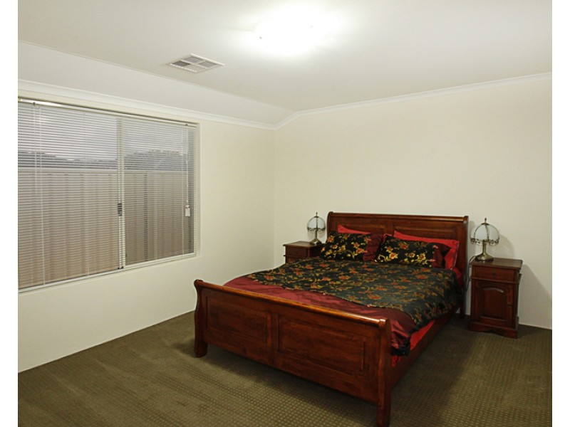 1 Harvest Chase, Madora Bay WA 6210
