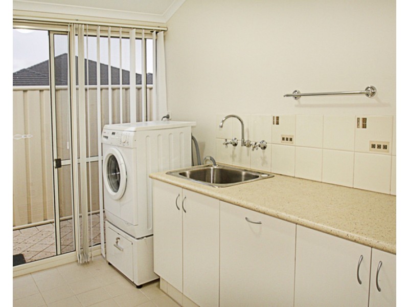 1 Harvest Chase, Madora Bay WA 6210