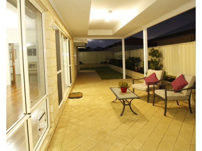 1 Harvest Chase, Madora Bay WA 6210
