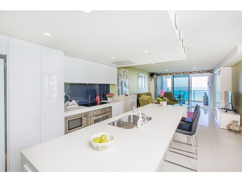 8/85 Marine Parade, Redcliffe QLD 4020