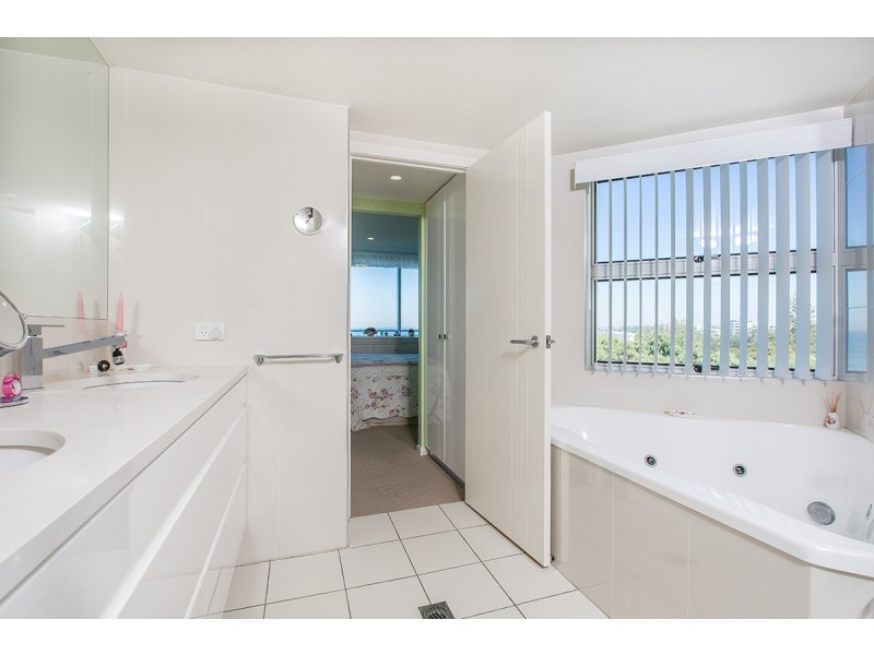 8/85 Marine Parade, Redcliffe QLD 4020