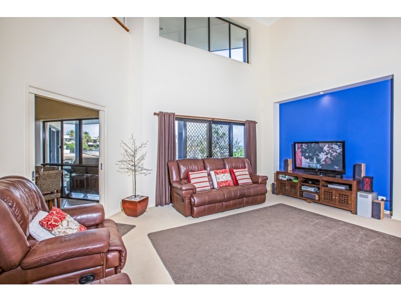15 Defender St, Newport QLD 4020