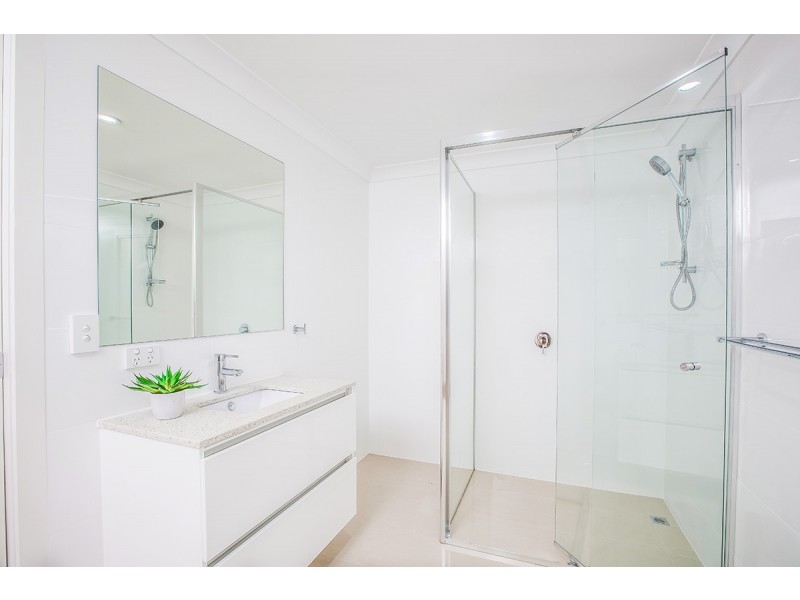 10/133 Prince Edward Parade, Scarborough QLD 4020