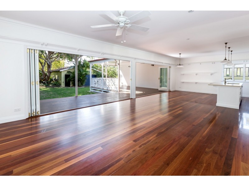 30 Bunton Street, Scarborough QLD 4020