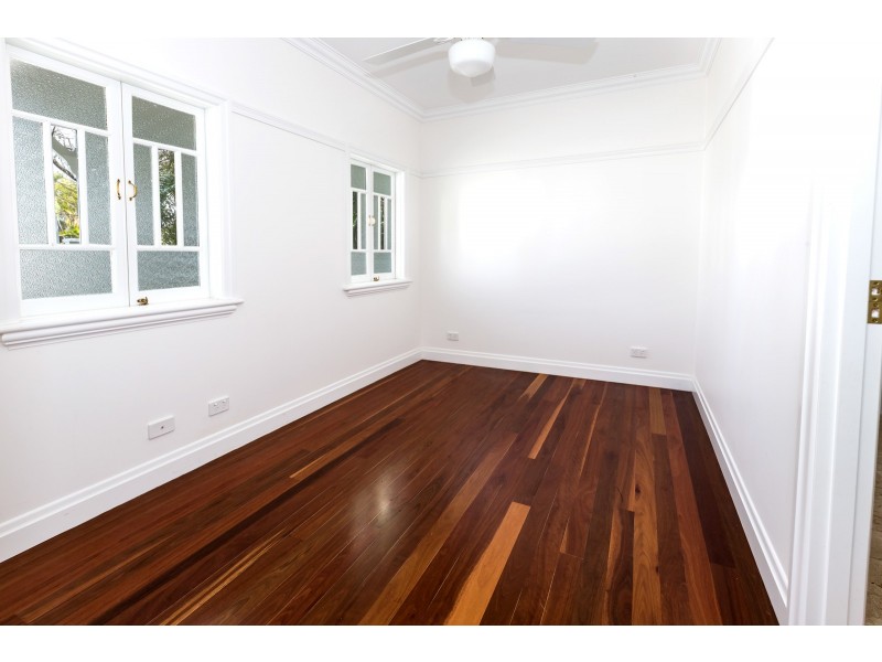 30 Bunton Street, Scarborough QLD 4020