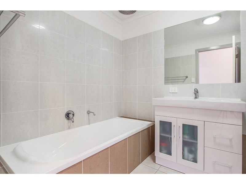 12/7 Annie Street, Woody Point QLD 4019