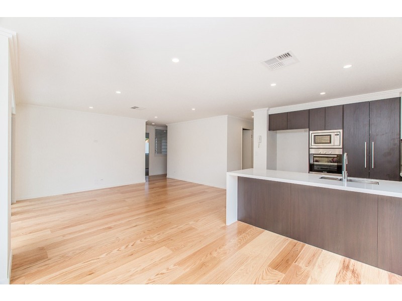 2/14 Webb Street, Margate QLD 4019