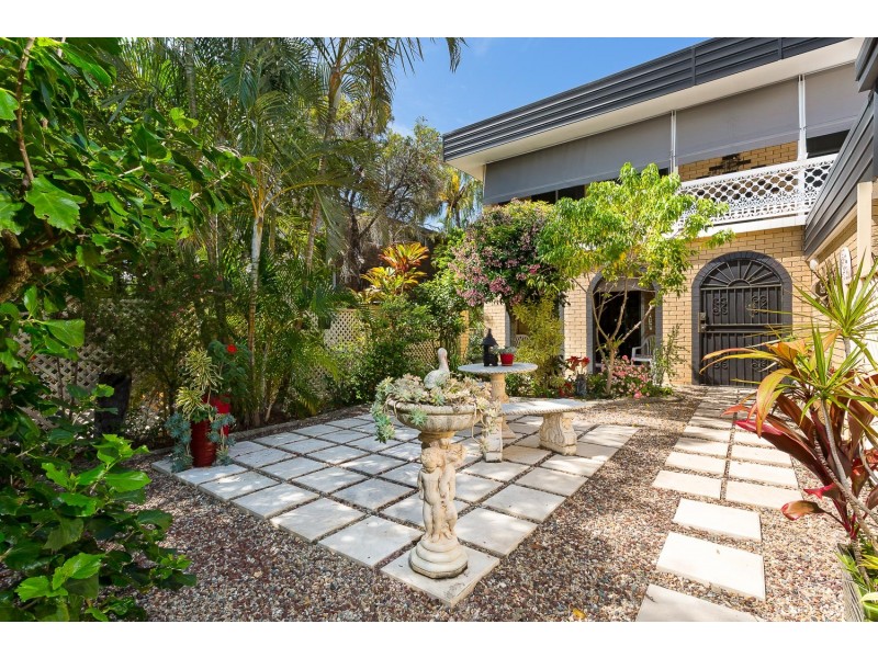6 Moffatt Street, Scarborough QLD 4020
