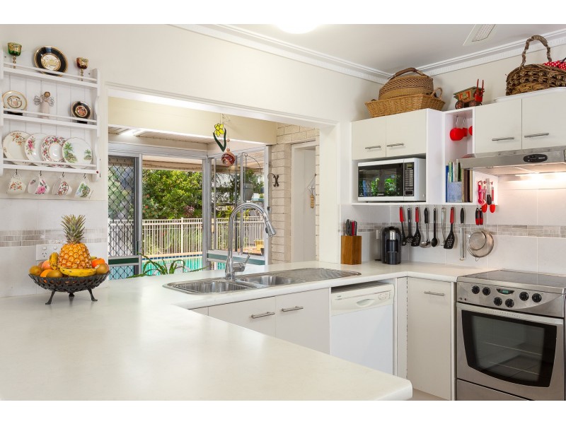 6 Moffatt Street, Scarborough QLD 4020