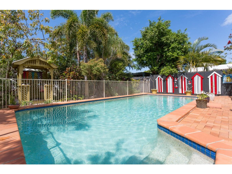 6 Moffatt Street, Scarborough QLD 4020