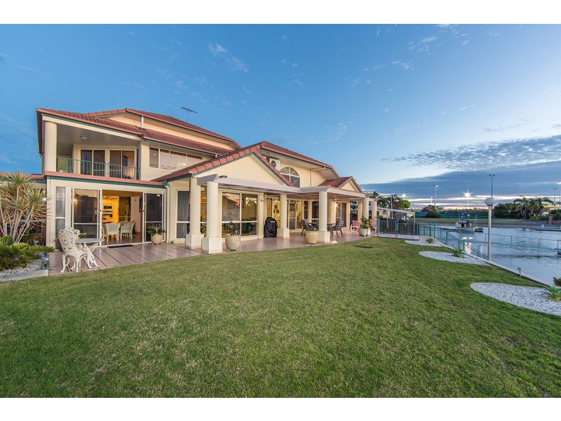 7 Sceptre Court, Newport QLD 4020