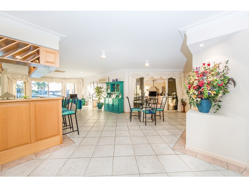 7 Sceptre Court, Newport QLD 4020