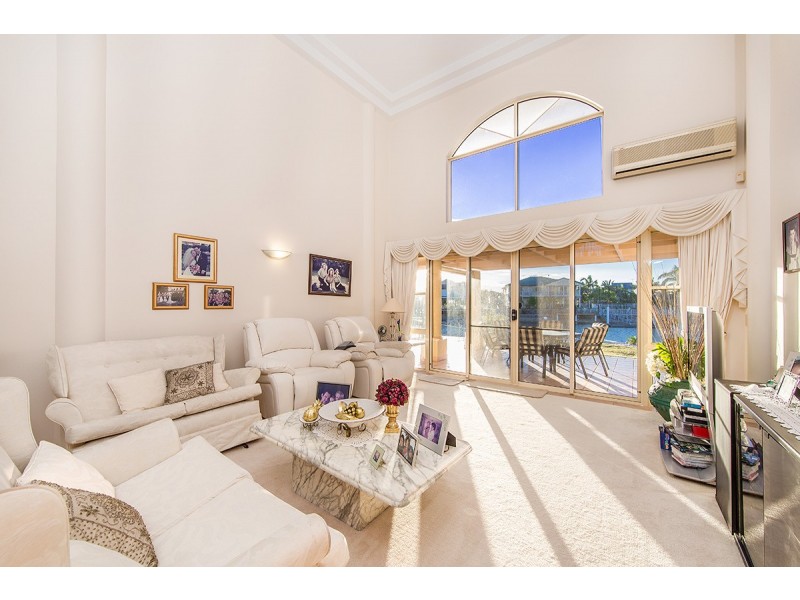 7 Sceptre Court, Newport QLD 4020