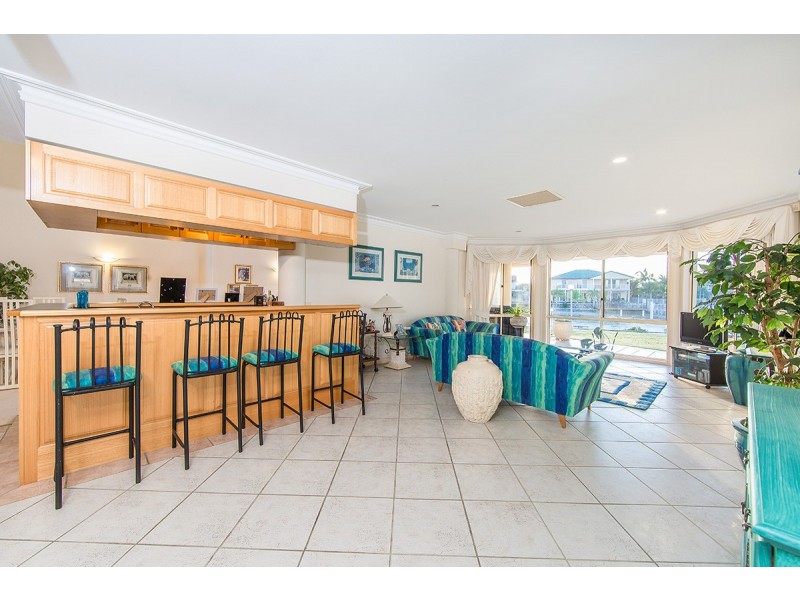 7 Sceptre Court, Newport QLD 4020